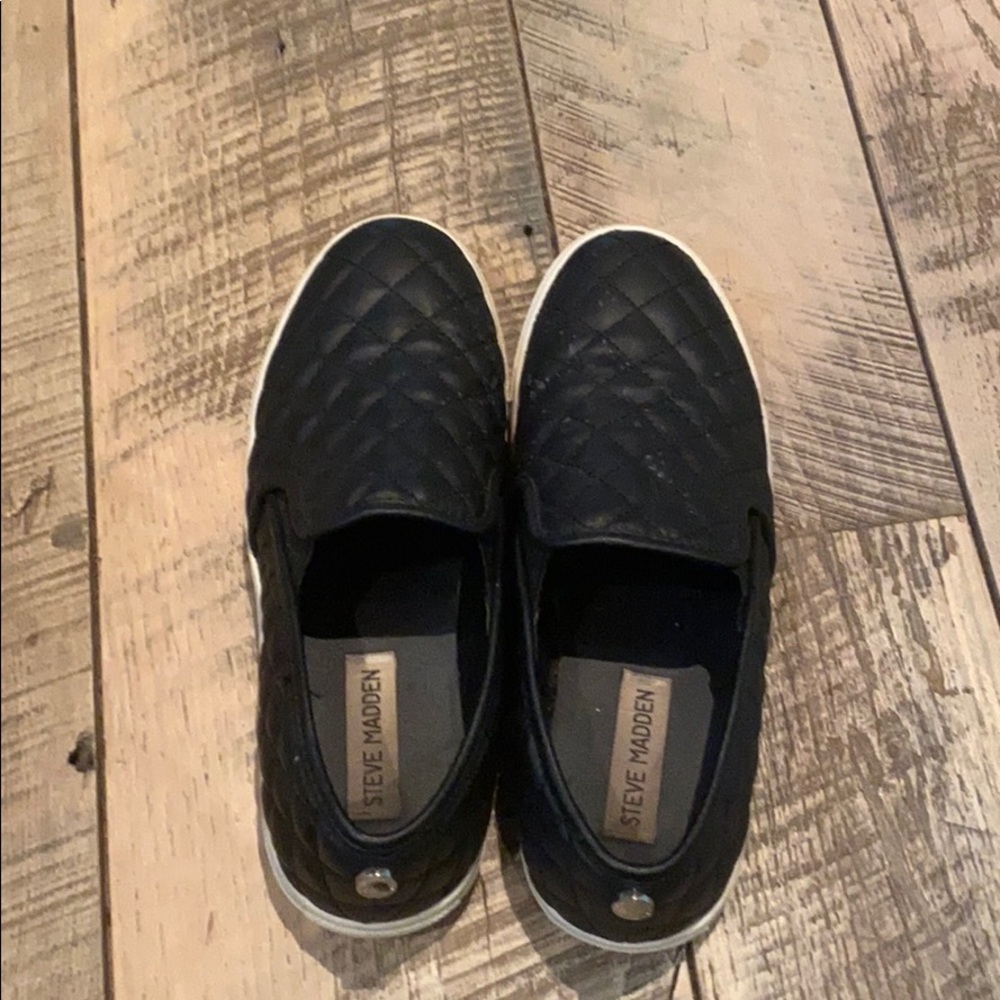 Steve Madden slip ons size 8
